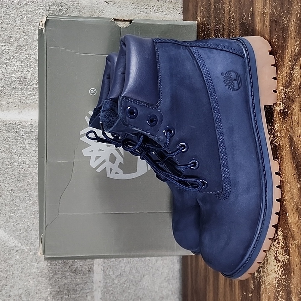 Timberland 6" Premium Navy Blue Size 6.5 Juniors Waterproof Hiking Boots